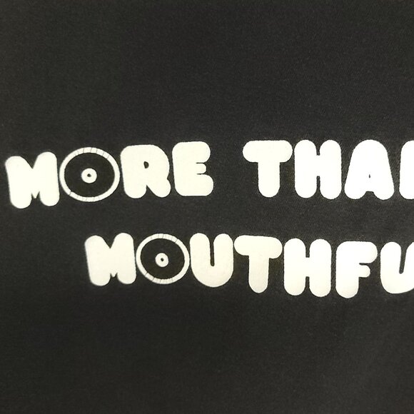 Vtg Hooters Myrtle Beach SC Graphic T-Shirt Men's Large Black Distressed USA - Picture 10 of 14